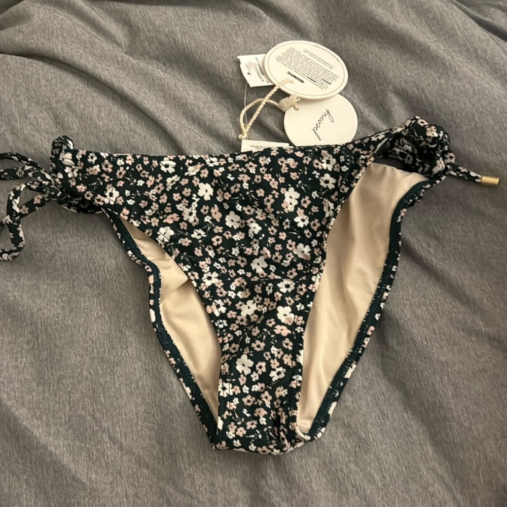 Peony Floral Swim Bottom, US 4, AUS 8 NWT